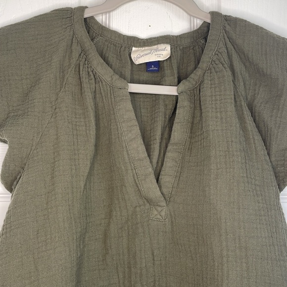 Universal Threads Olive Green Top Women’s Size S - Picture 3 of 5